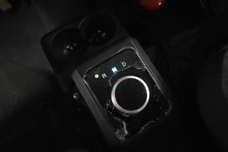 Used Golden Dragon Hiace New Energy 2023 Longyun GLE570 41.86 kWh Gear Lever