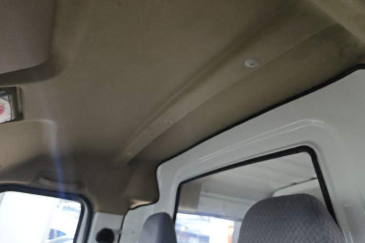 Used Golden Dragon Hiace New Energy 2023 Longyun GLE570 41.86 kWh Headliner