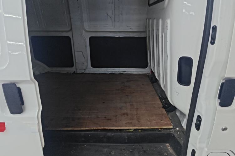 Used Golden Dragon Hiace New Energy 2023 Longyun GLE570 41.86 kWh Left Rear Seat