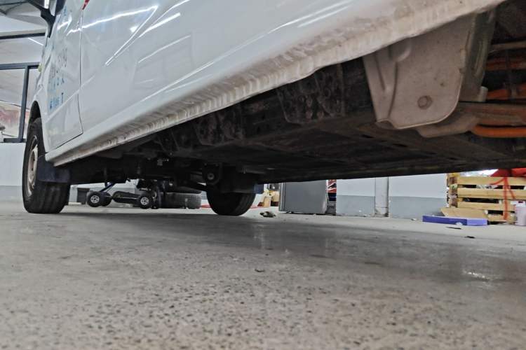 Used Golden Dragon Hiace New Energy 2023 Longyun GLE570 41.86 kWh Left Side Sill