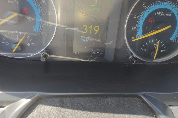 Used Golden Dragon Hiace New Energy 2023 Longyun GLE850 50.38 kWh Odometer Close Up