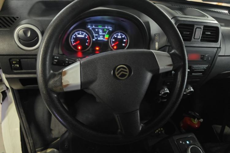 Used Golden Dragon Hiace New Energy 2023 Longyun GLE570 41.86 kWh Steering Wheel