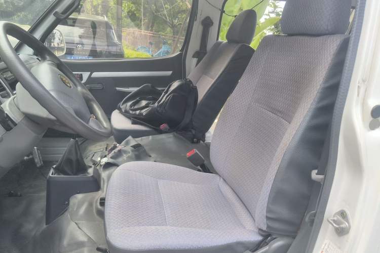 Used Golden Dragon New Era Hiace 2019 2.0L Gasoline Version Low-Roof XC4G20 Left Front Seat