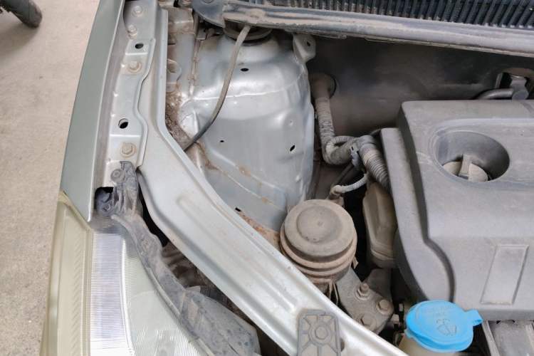 Used Great Wall C20R 2011 1.5L Manual Urban Version Engine Bay Right