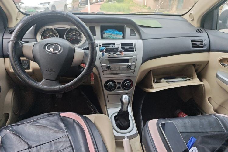 Used Great Wall C30 2010 1.5L Manual Comfort Edition Center Console