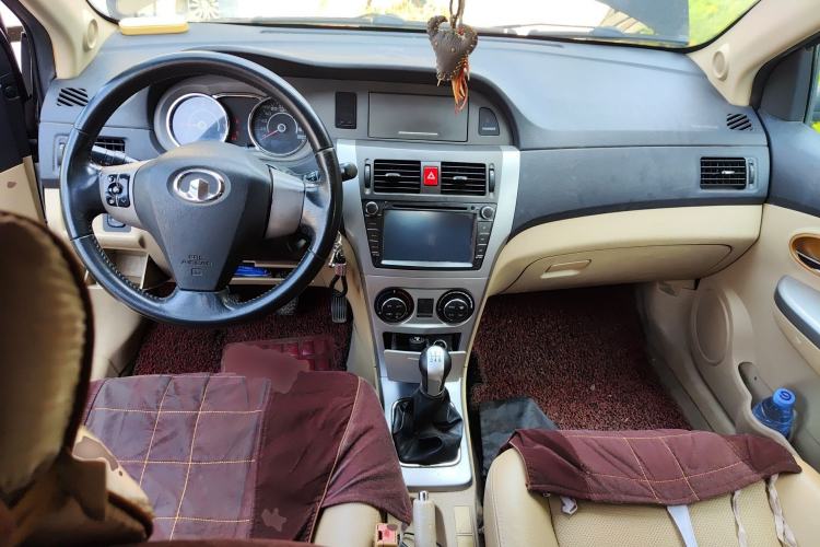 Used Great Wall C30 2010 1.5L Manual Comfort Edition Center Console