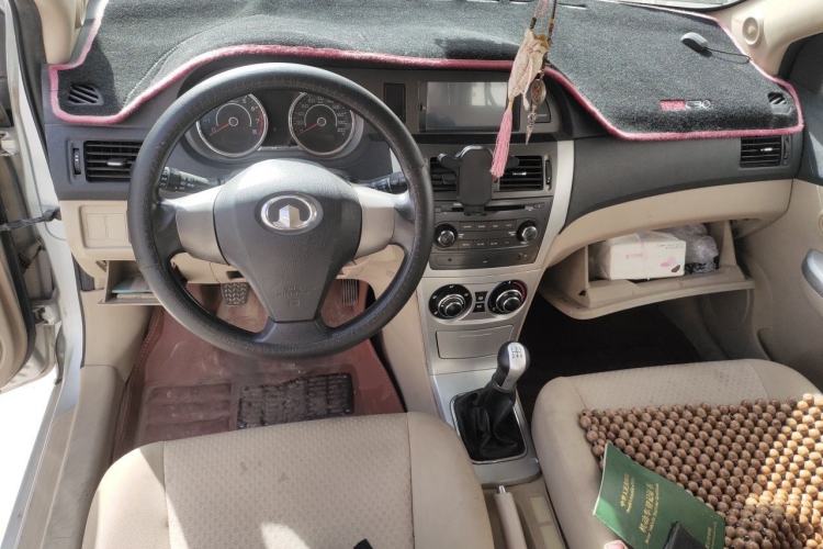 Used Great Wall C30 2010 1.5L Manual Elite Edition Center Console