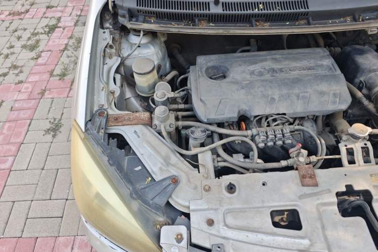 Used Great Wall C30 2010 1.5L Manual Luxury Edition Engine Bay Right