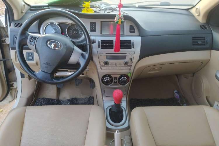 Used Great Wall C30 2010 1.5L Manual Luxury Edition Center Console