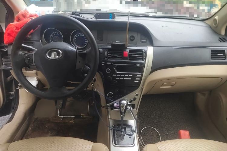 Used Great Wall C30 2012 1.5L CVT Luxury Edition Center Console