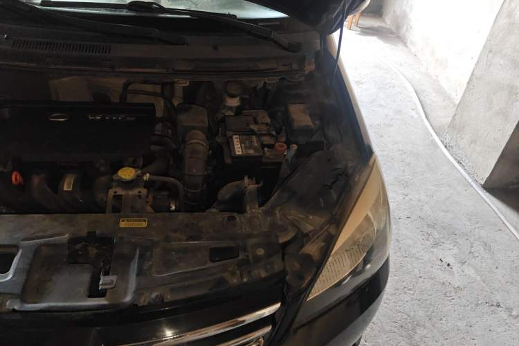 Used Great Wall C30 2012 1.5L Manual Luxury Version Engine Bay Left