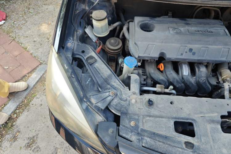 Used Great Wall C30 2012 1.5L Manual Luxury Version Engine Bay Right