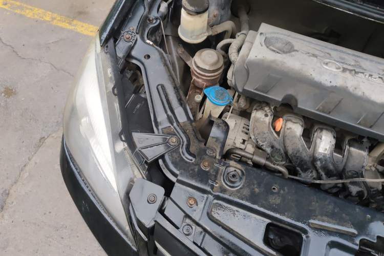 Used Great Wall C30 2012 1.5L Manual Luxury Version Engine Bay Right