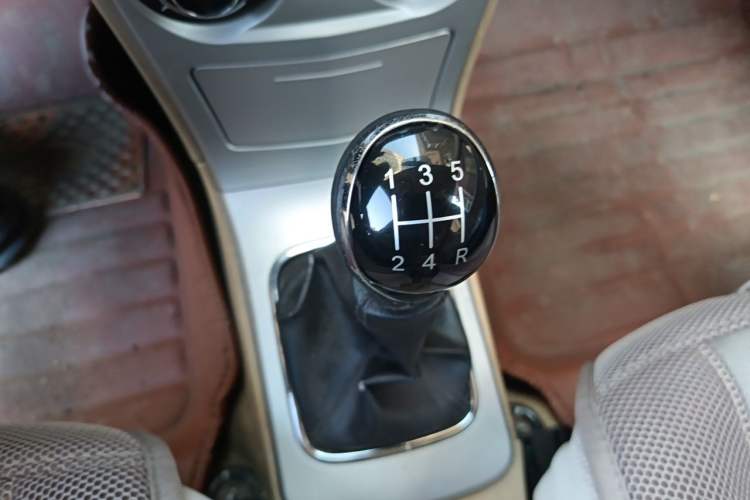 Used Great Wall C30 2012 1.5L Manual Comfort Edition Gear Lever
