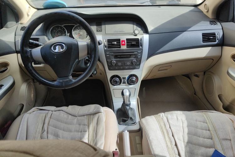 Used Great Wall C30 2012 1.5L Manual Comfort Edition Center Console