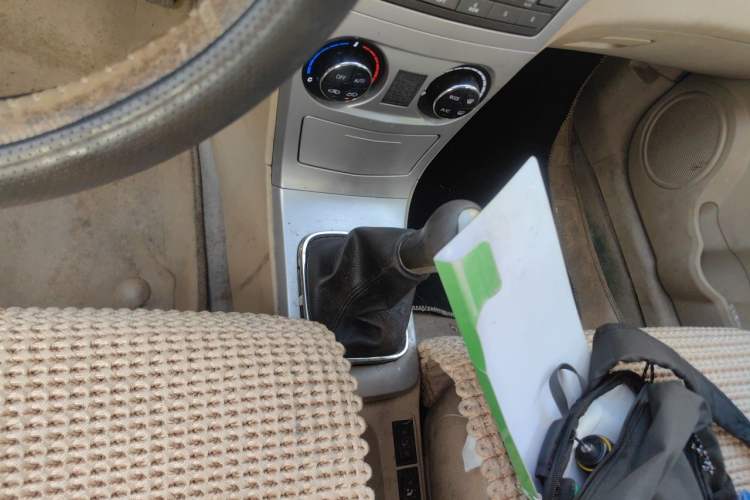 Used Great Wall C30 2012 1.5L Manual Elite Edition Gear Lever