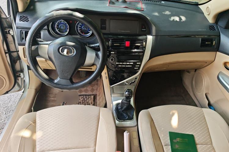 Used Great Wall C30 2012 1.5L Manual Comfort Edition Center Console