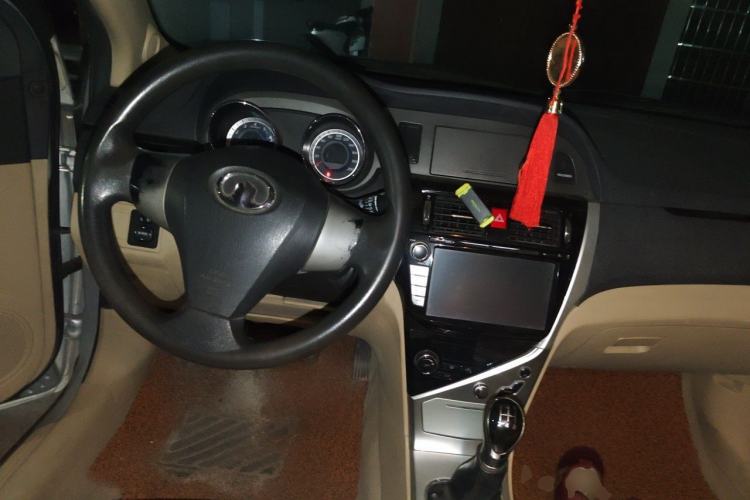 Used Great Wall C30 2012 1.5L Manual Comfort Edition Center Console