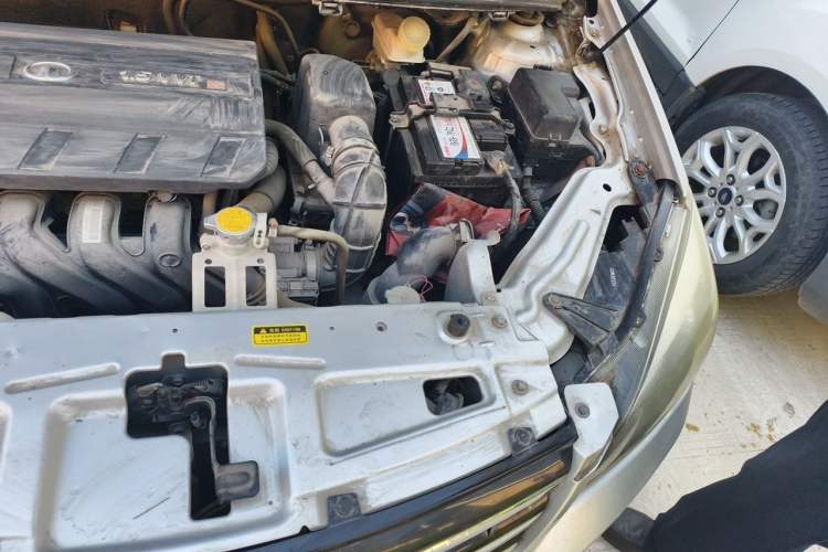 Used Great Wall C30 2012 1.5L Manual Luxury Version Engine Bay Left