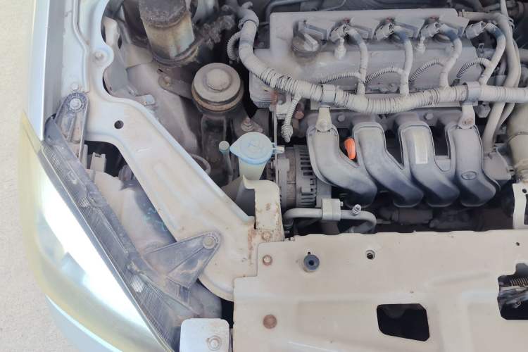 Used Great Wall C30 2012 1.5L Manual Luxury Version Engine Bay Right