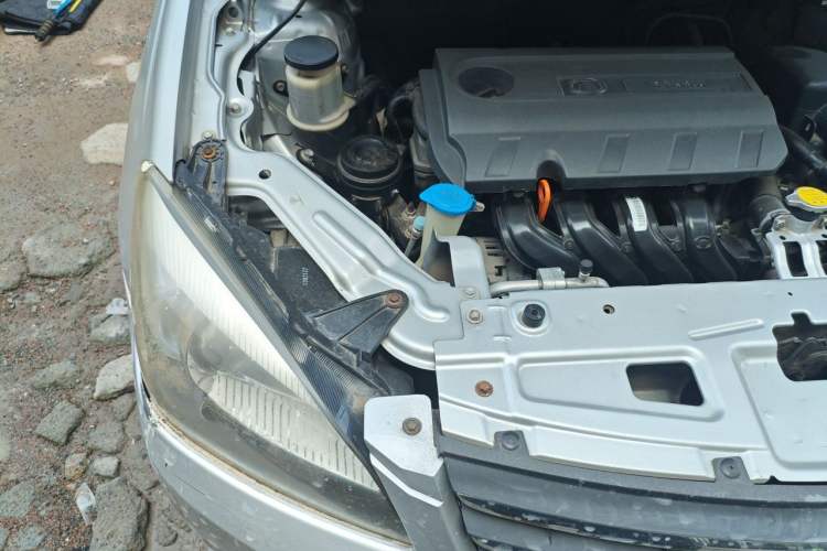 Used Great Wall C30 2012 1.5L Manual Luxury Version Engine Bay Right