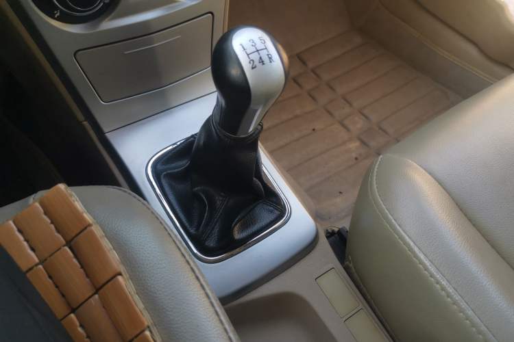 Used Great Wall C30 2012 1.5L Manual Comfort Edition Gear Lever