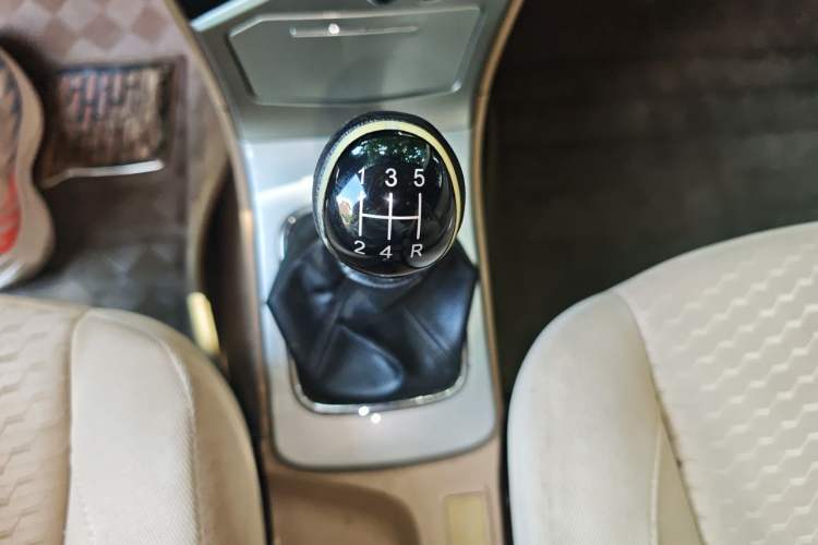 Used Great Wall C30 2012 1.5L Manual Comfort Edition Gear Lever