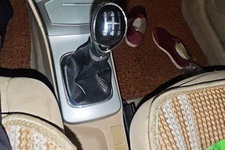 Used Great Wall C30 2012 1.5L Manual Comfort Edition Gear Lever
