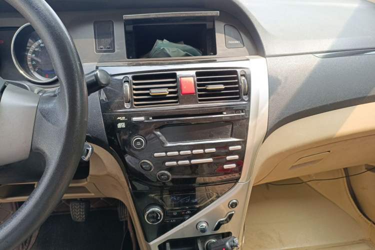 Used Great Wall C30 2012 1.5L Manual Luxury Version Audio And AC Panel