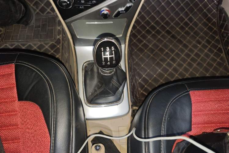 Used Great Wall C30 2013 1.5L Manual Comfort Model Gear Lever
