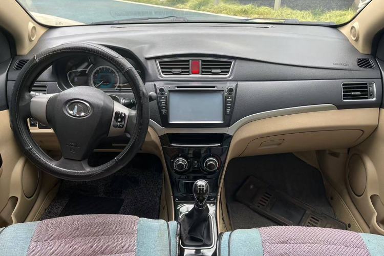 Used Great Wall C30 2013 New Vision Edition 1.5L Manual Fashion Model Interior 1