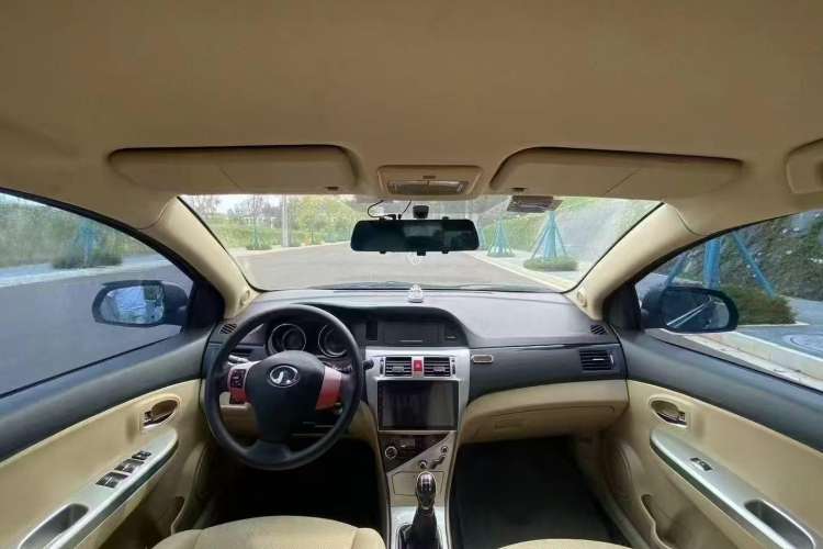 Used Great Wall C30 2013 1.5L Manual Luxury Model Interior 1