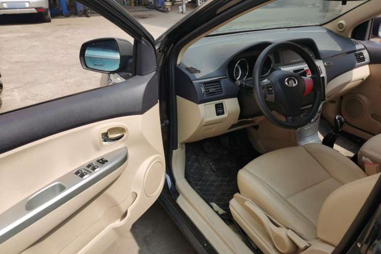 Used Great Wall C30 2013 1.5L Manual Luxury Model Interior 3