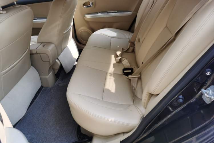 Used Great Wall C30 2013 1.5L Manual Luxury Model Interior 4