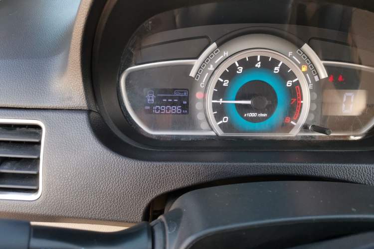 Used Great Wall C30 2013 New Vision Edition 1.5L Manual Fashion Model Odometer Close Up
