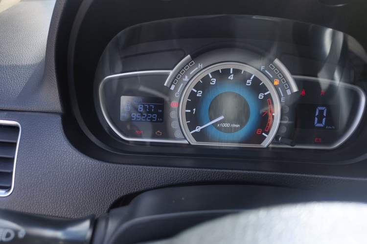 Used Great Wall C30 2013 New Vision Edition 1.5L Manual Fashion Model Odometer Close Up