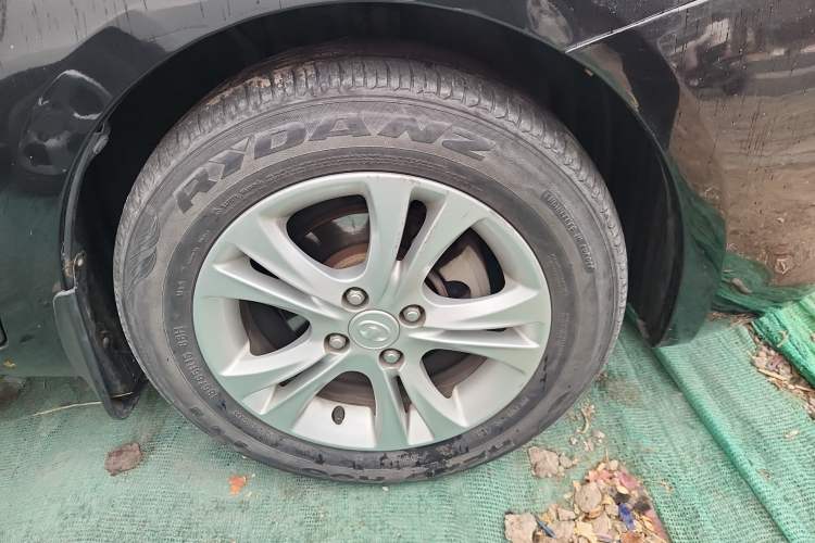 Used Great Wall C30 2013 1.5L Manual Luxury Model Right Front Wheel Hub