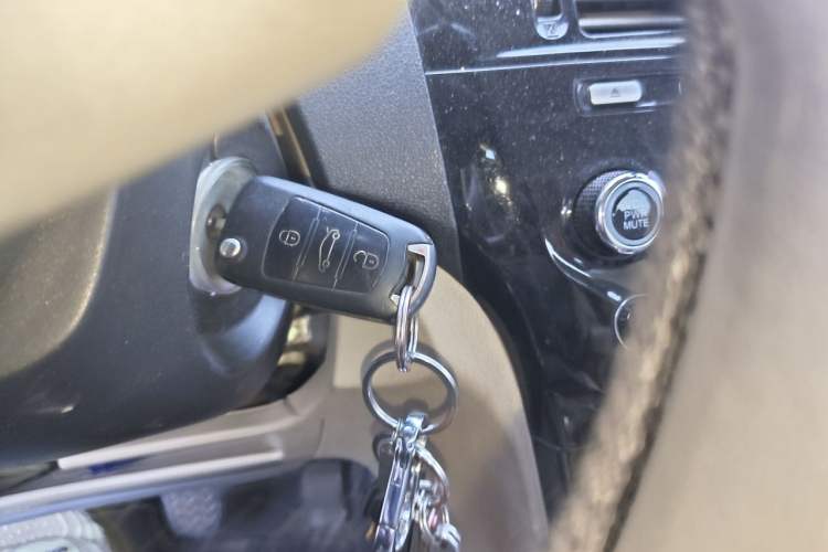 Used Great Wall C30 2013 1.5L Manual Luxury Model Vehicle Key