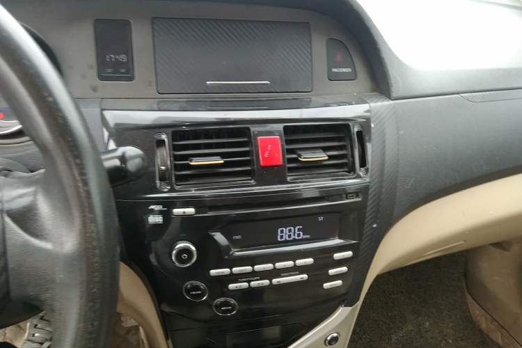 Used Great Wall C30 2013 1.5L Manual Luxury Model Audio And AC Panel