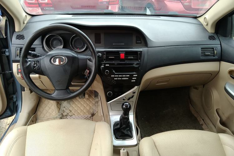 Used Great Wall C30 2013 1.5L Manual Luxury Model Center Console