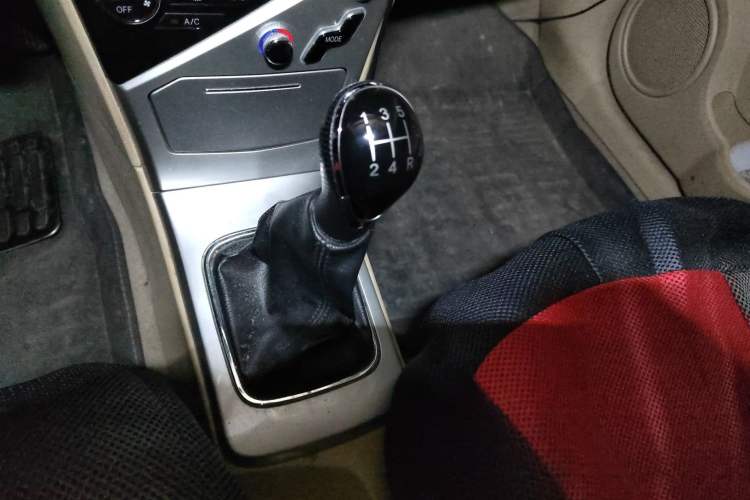 Used Great Wall C30 2013 1.5L Manual Luxury Model Gear Lever