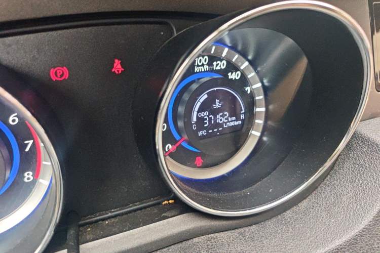 Used Great Wall C30 2013 1.5L Manual Comfort Model Odometer Close Up