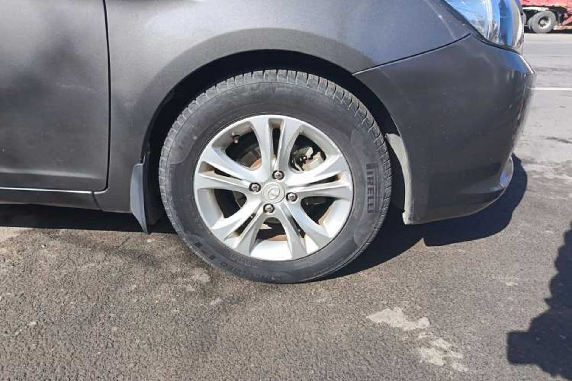 Used Great Wall C30 2013 1.5L Manual Luxury Model Right Front Wheel Hub