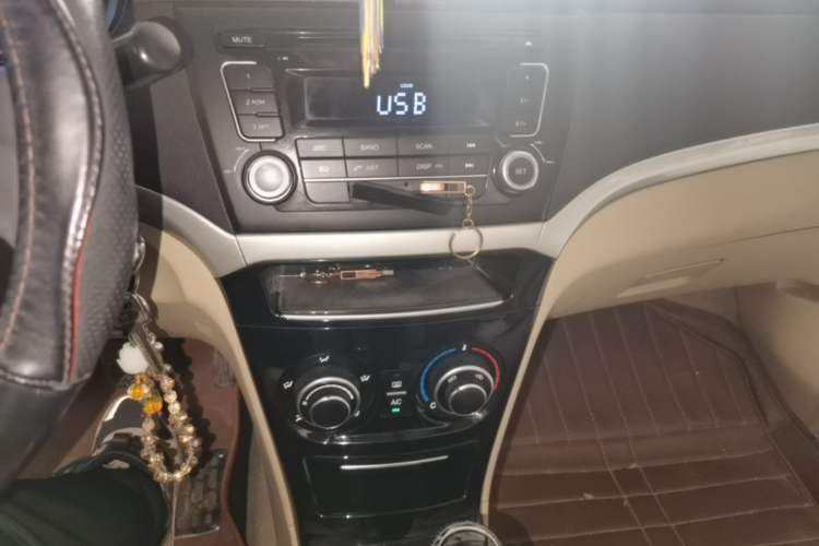 Used Great Wall C30 2013 New Vision Edition 1.5L Manual Fashion Model Audio And AC Panel