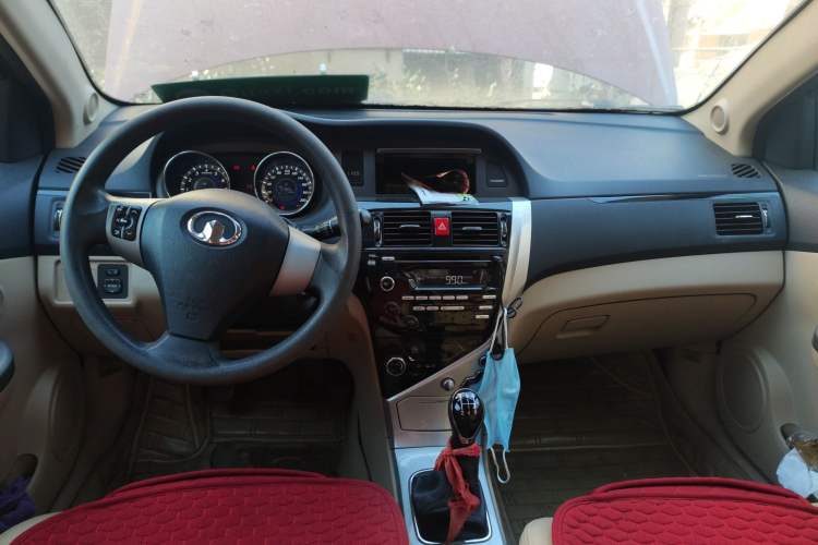 Used Great Wall C30 2013 New Vision Edition 1.5L Manual ZhiShang Model Center Console