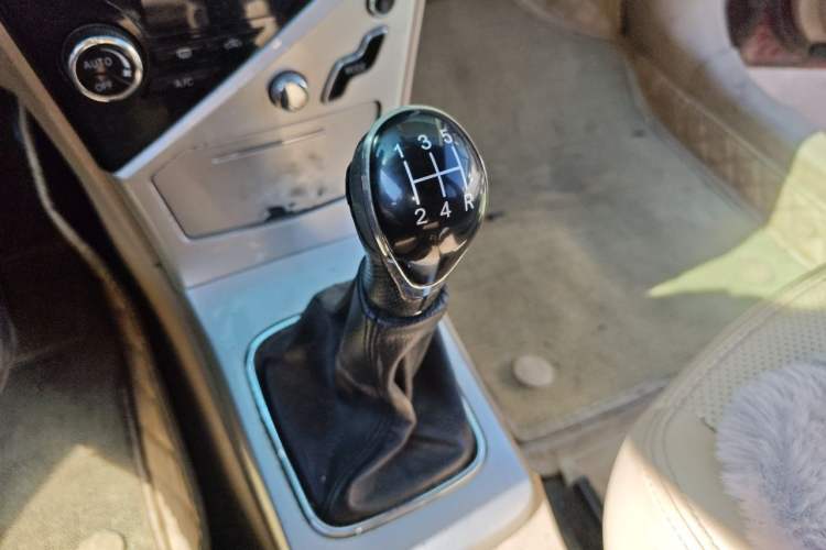Used Great Wall C30 2013 1.5L Manual Luxury Model Gear Lever