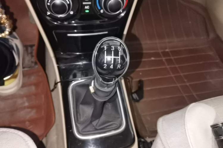 Used Great Wall C30 2013 New Vision Edition 1.5L Manual Fashion Model Gear Lever