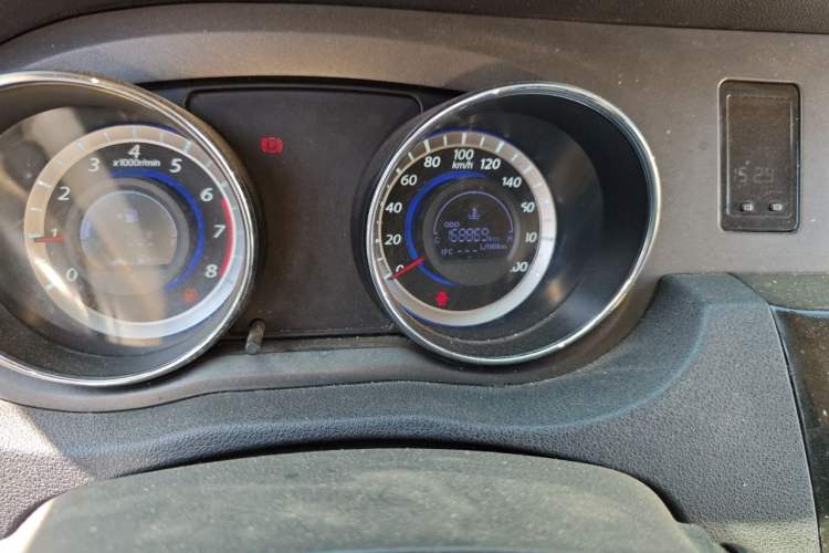 Used Great Wall C30 2013 1.5L Manual Luxury Model Odometer Close Up