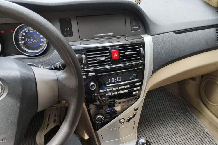 Used Great Wall C30 2013 1.5L Manual Luxury Model Audio And AC Panel