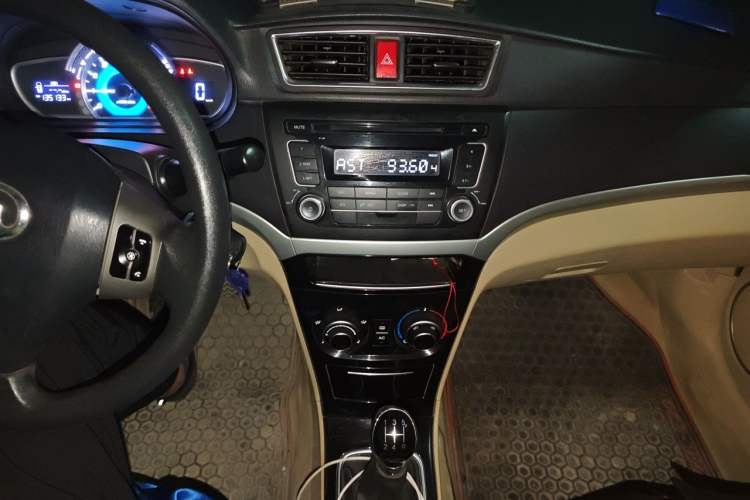Used Great Wall C30 2013 New Vision Edition 1.5L Manual Fashion Model Audio And AC Panel